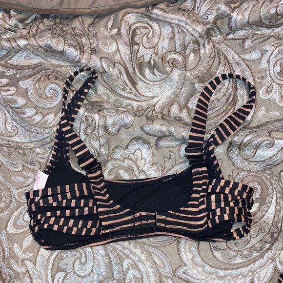 Swimsuit - Picture 2 of 4